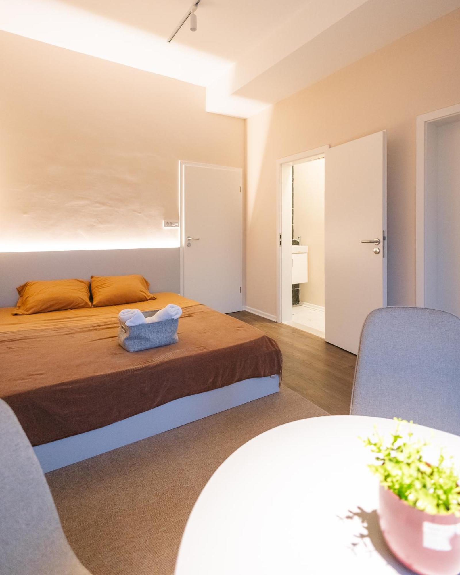 פרישטינה Etern Apart Hotel מראה חיצוני תמונה