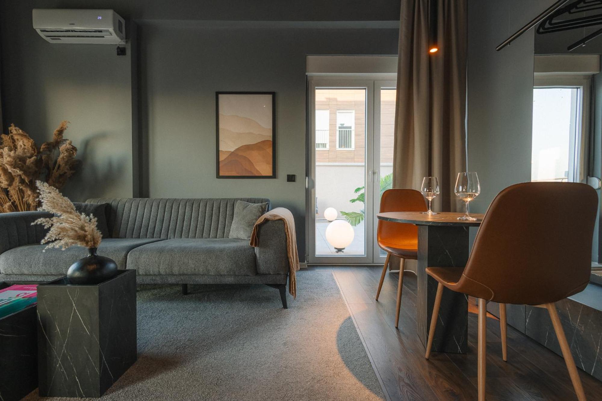 פרישטינה Etern Apart Hotel מראה חיצוני תמונה